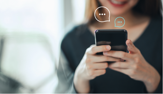 How Does Live Chat Support the Digital Customer Journey? Insights From a Live Chat Agency in Elgin, Illinois